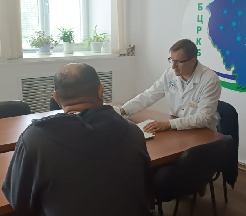 Сегодня заместитель главного врача по медицинской части Дмитрий Иванов провел прием граждан по личным вопросам